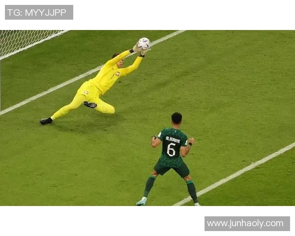 足球明星挑战极限穿着最丑鞋子上场引发热议 足球明星挑战极限穿着最丑鞋子上场引发热议