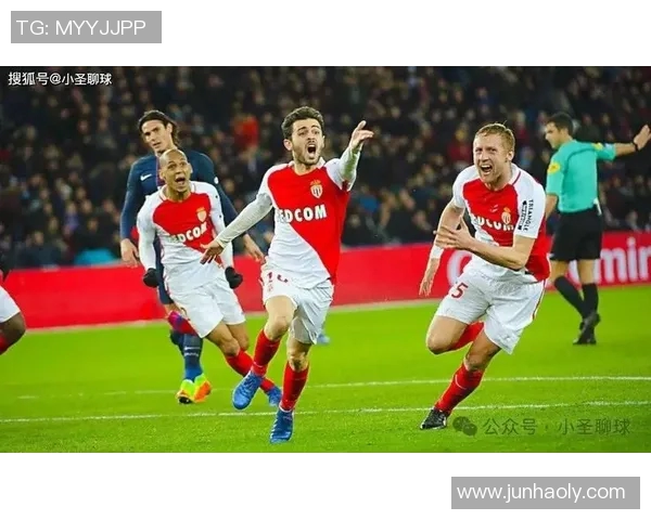 传奇足球明星经典动作回顾与分析展现足球魅力与技巧的完美结合