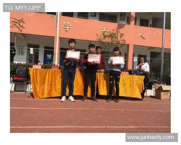 可爱的足球明星壁纸图片让你爱不释手，尽享运动魅力与青春活力