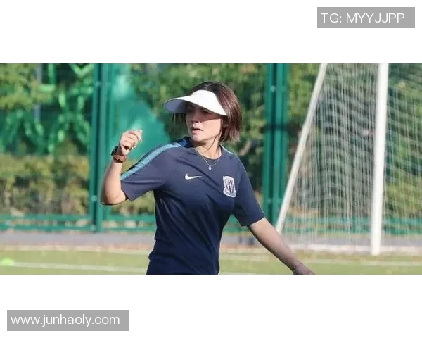 足球明星门牙有缝引发热议网友热议其独特魅力与个性风格