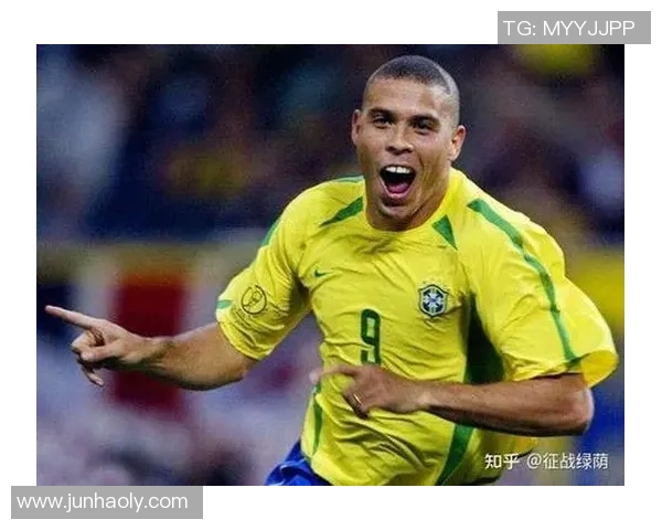 首破纪录足球明星的传奇之路与辉煌成就探秘 首破纪录足球明星的传奇之路与辉煌成就探秘